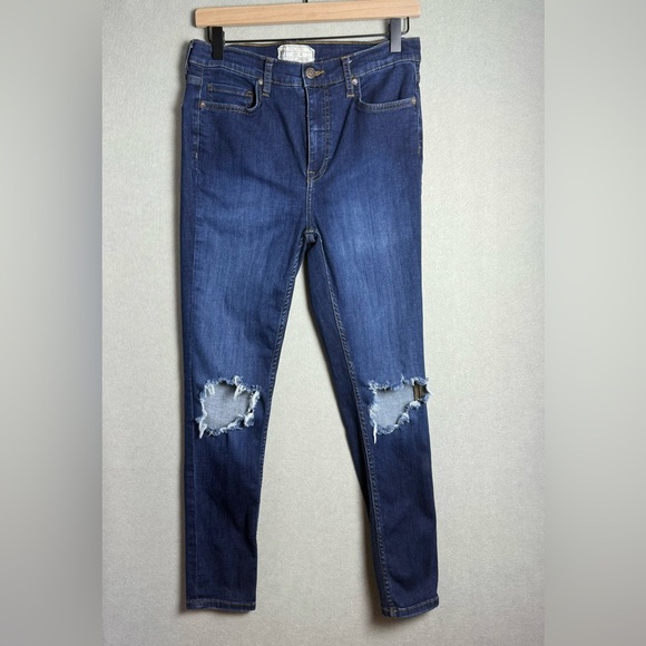 Free People Women’s Distressed Knee Skinny Denim Blue Jeans Womens Size 30 - Picture 1 of 8